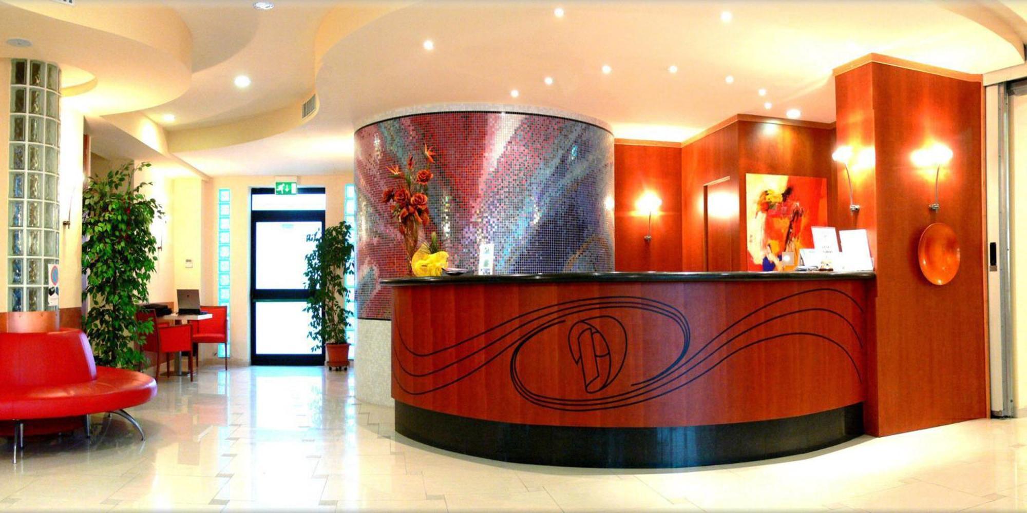 都卡德里阿布鲁兹酒店 Montesilvano Marina 外观 照片