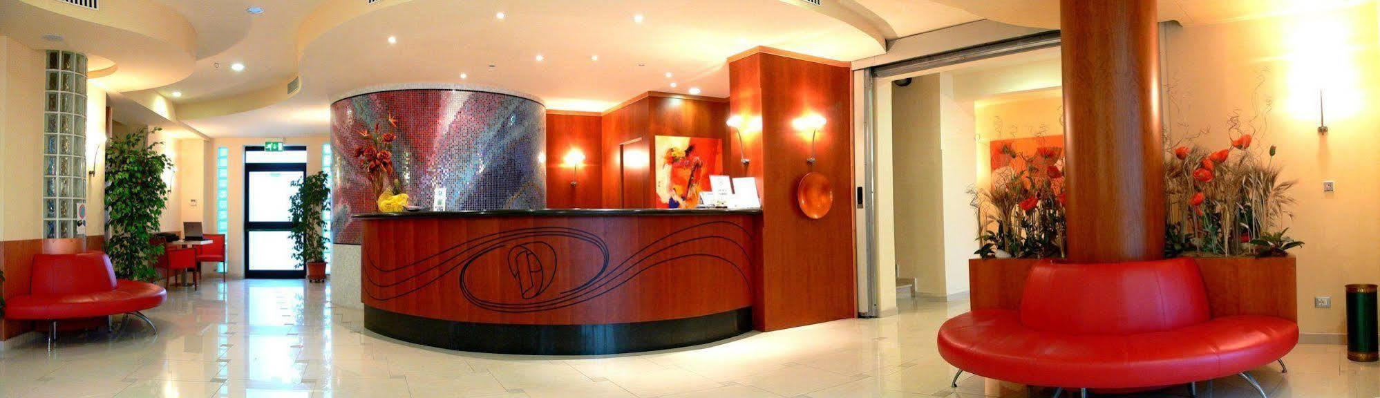 都卡德里阿布鲁兹酒店 Montesilvano Marina 外观 照片